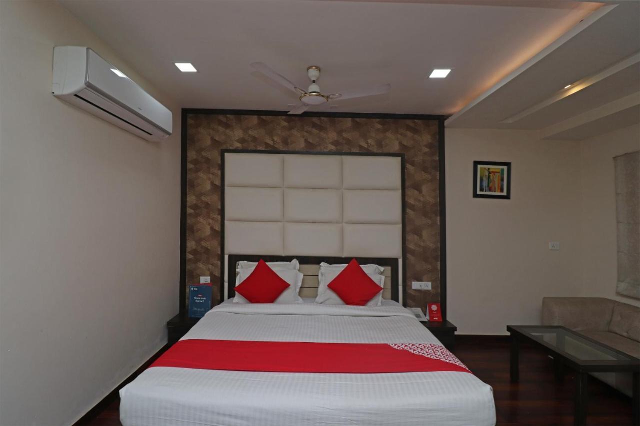 Oyo 29382 Golden Laurel Inn Deoria ภายนอก รูปภาพ