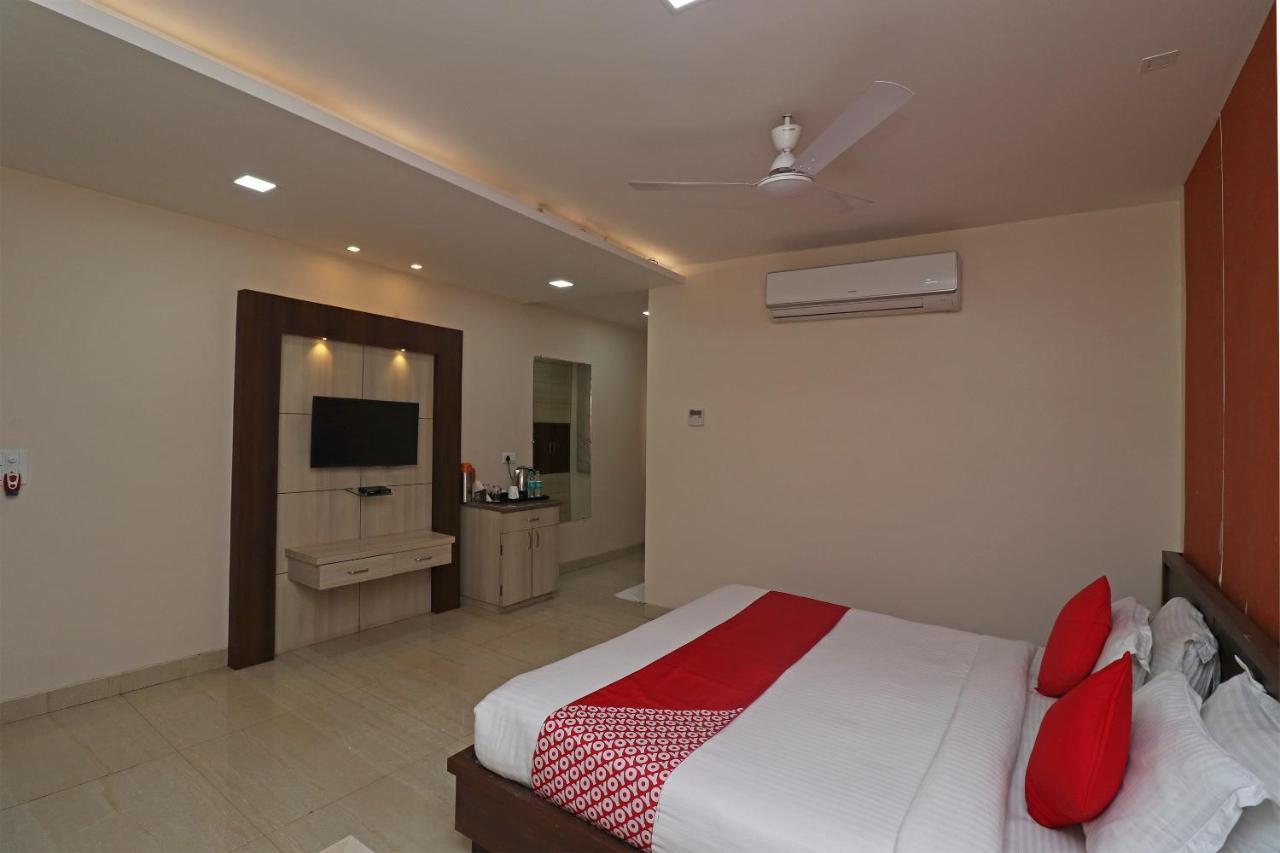 Oyo 29382 Golden Laurel Inn Deoria ภายนอก รูปภาพ