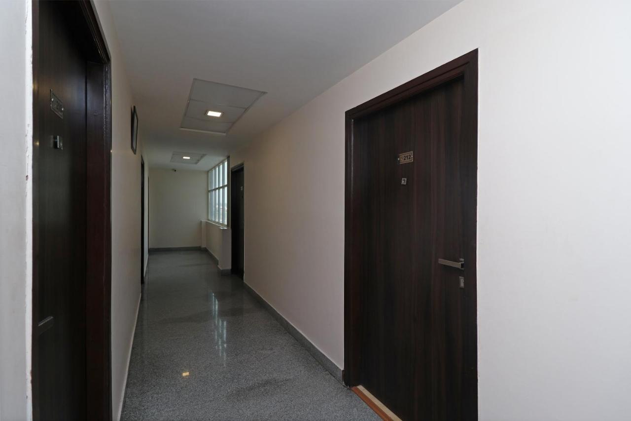 Oyo 29382 Golden Laurel Inn Deoria ภายนอก รูปภาพ