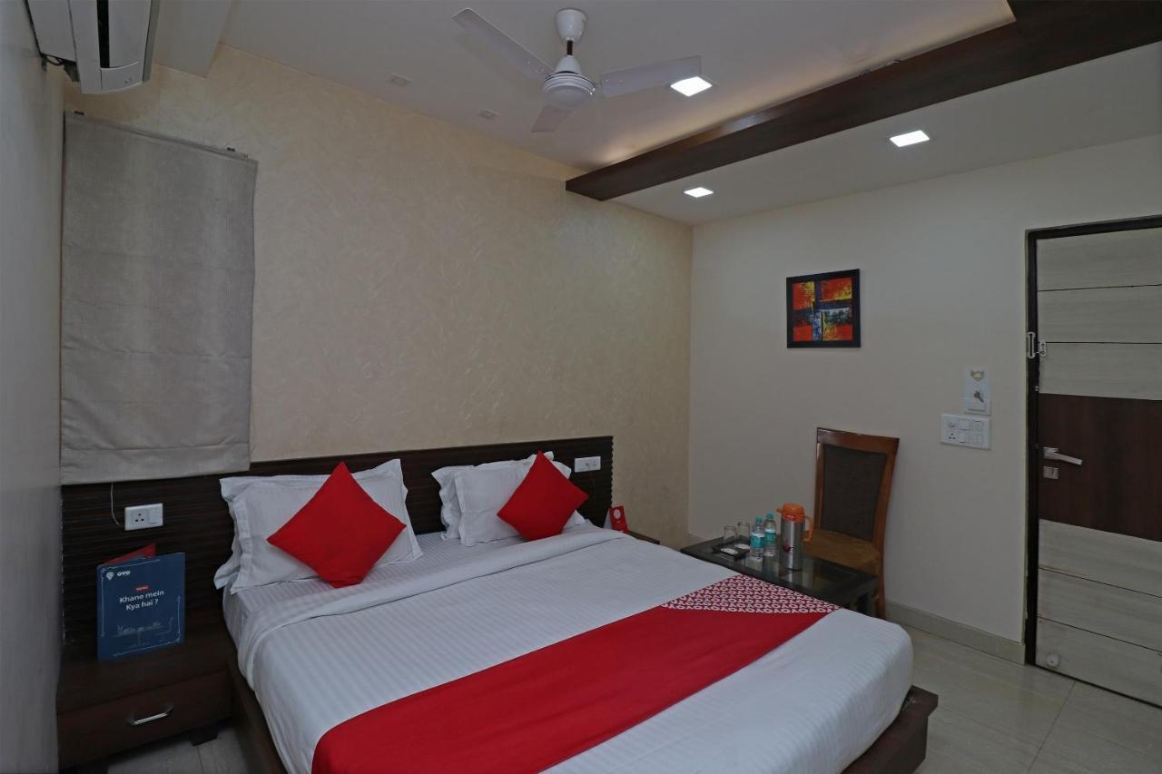 Oyo 29382 Golden Laurel Inn Deoria ภายนอก รูปภาพ