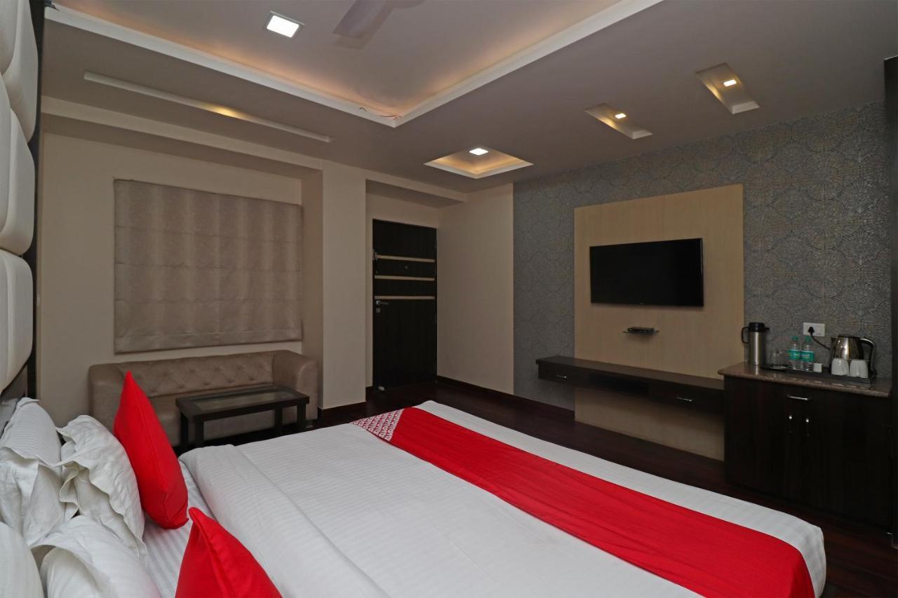 Oyo 29382 Golden Laurel Inn Deoria ภายนอก รูปภาพ